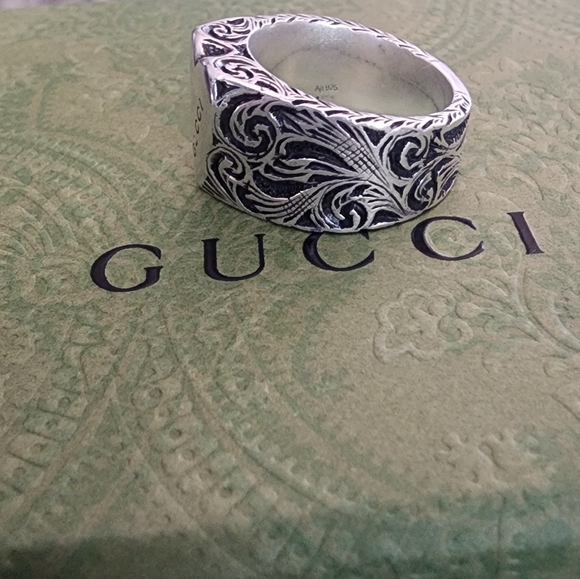 GUCCI Heart Ring - Picture 5 of 8